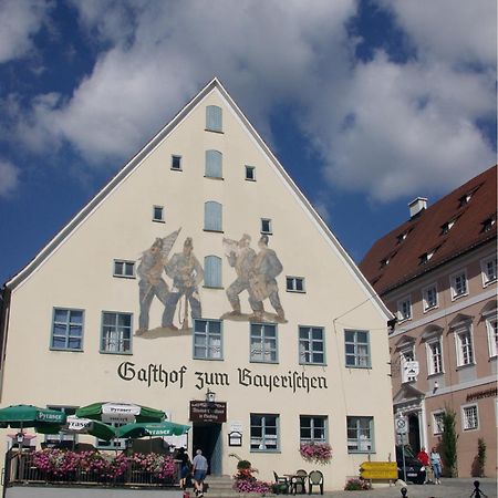 Gasthof Zum Bayerischen Greding Buitenkant foto